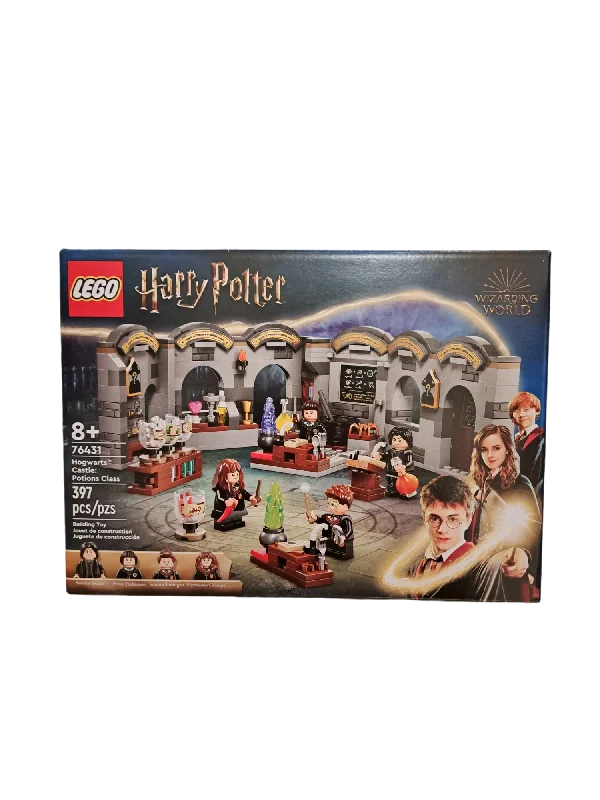 Facilitating collaborative play LEGOLego Harry Potter - Hogwarts: Potions Class