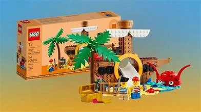 Thematically rich LEGO setsLEGO Pirate Ship Playground GWP Set (40589)